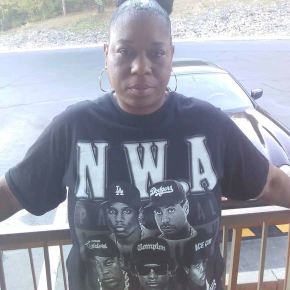 Meet your Posher, Pearline - Picture 1 of 1